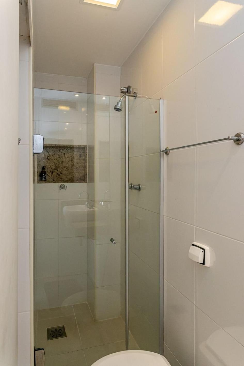 Apartamento 2qtos Em Copacabana A 200m Da | Du 187/802 *