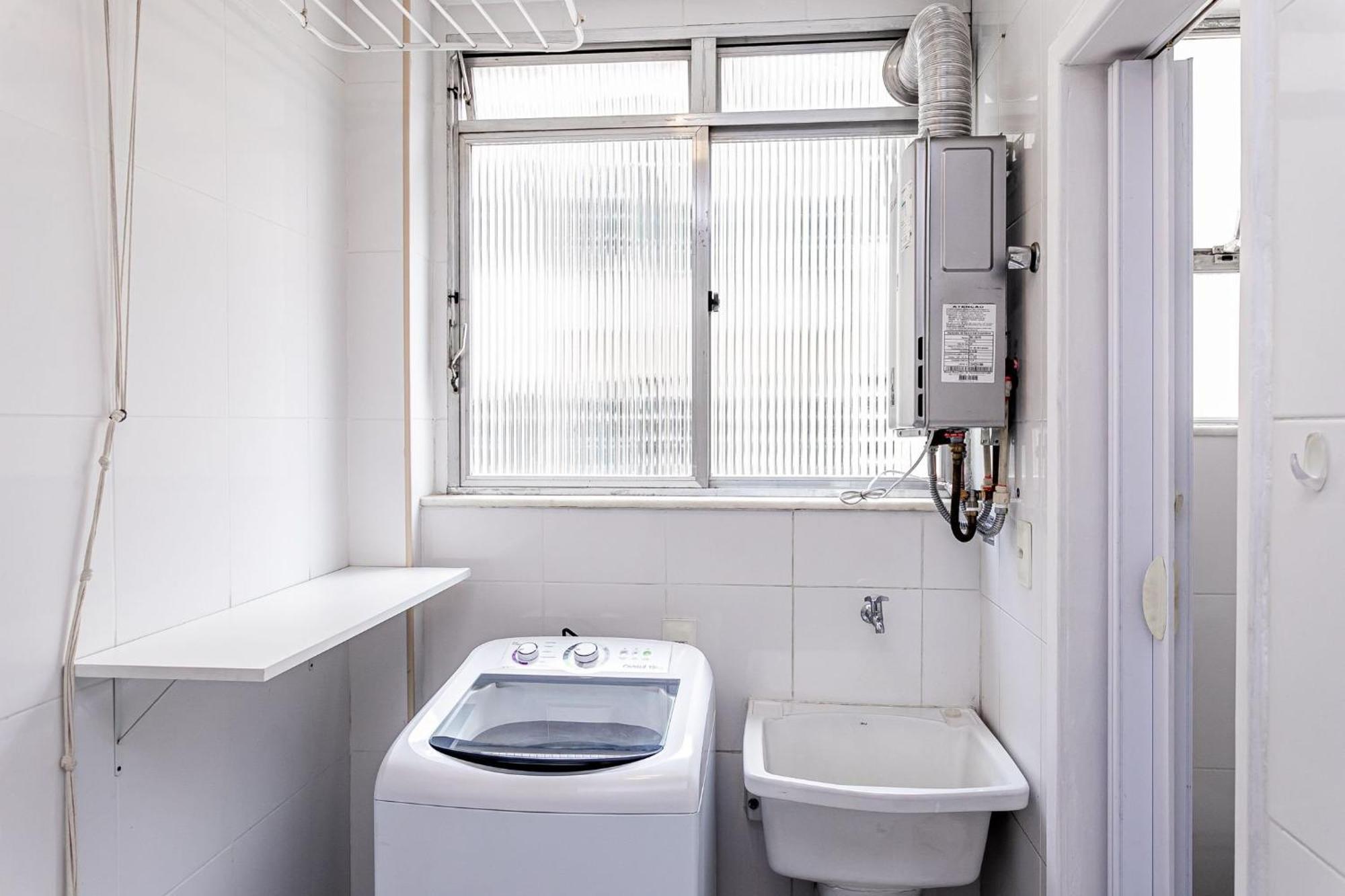 Apartamento 2qtos Em Copacabana A 200m Da | Du 187/802 *
